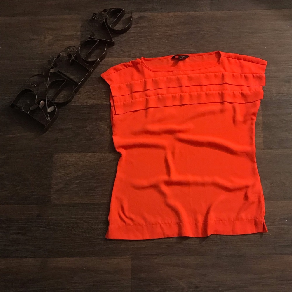✨Orange✨ Banana Republic blouse.